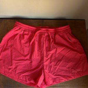 L | 2.5” Doing Things Shorts in Coral